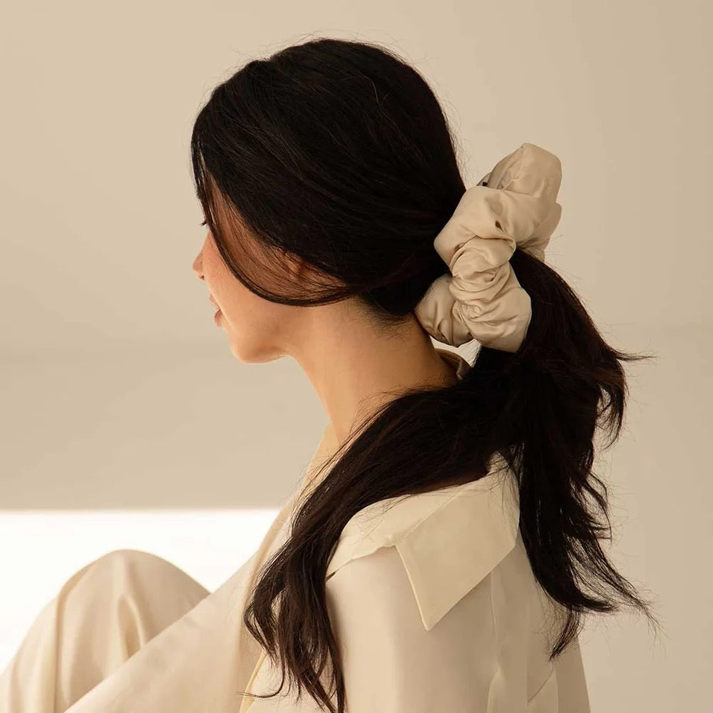 scrunchie beige
